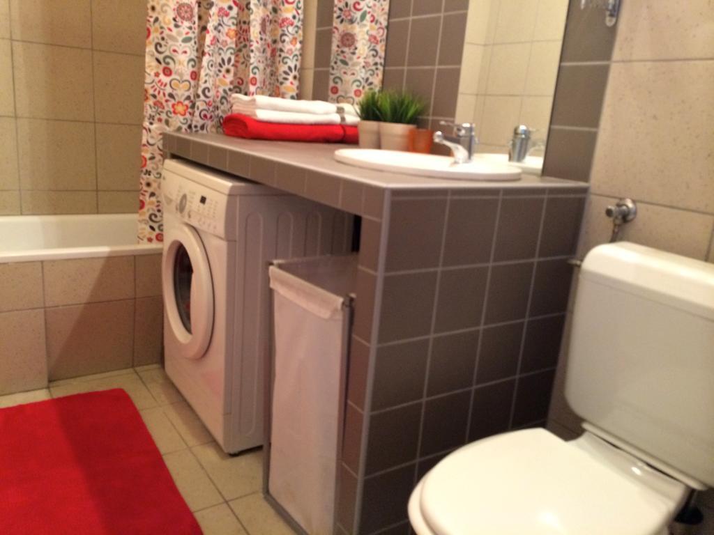 Budget Apartment By Hi5 - Oktober 6 Str 4 Будапеща Екстериор снимка