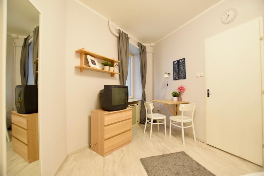 Budget Apartment By Hi5 - Oktober 6 Str 4 Будапеща Екстериор снимка