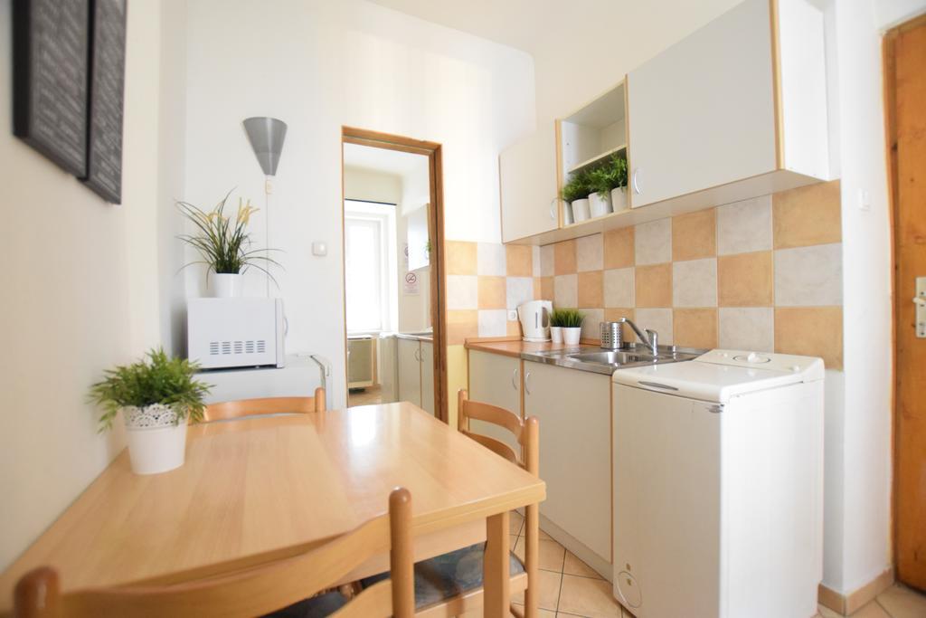 Budget Apartment By Hi5 - Oktober 6 Str 4 Будапеща Екстериор снимка
