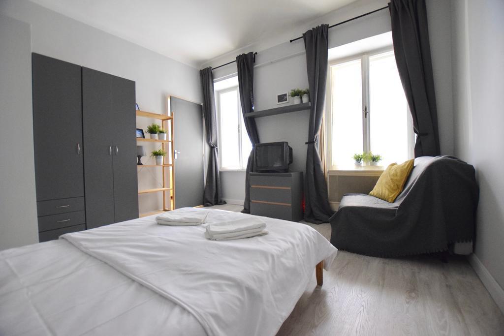 Budget Apartment By Hi5 - Oktober 6 Str 4 Будапеща Екстериор снимка