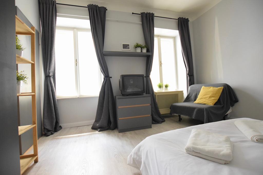 Budget Apartment By Hi5 - Oktober 6 Str 4 Будапеща Екстериор снимка