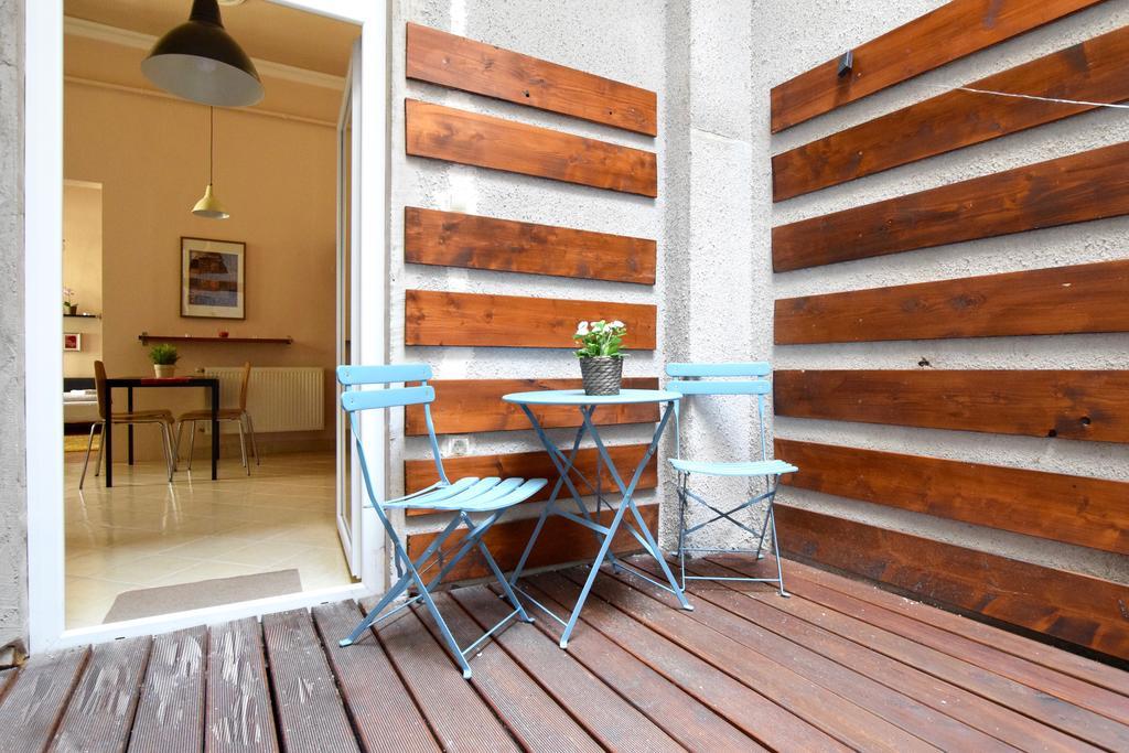 Budget Apartment By Hi5 - Oktober 6 Str 4 Будапеща Екстериор снимка
