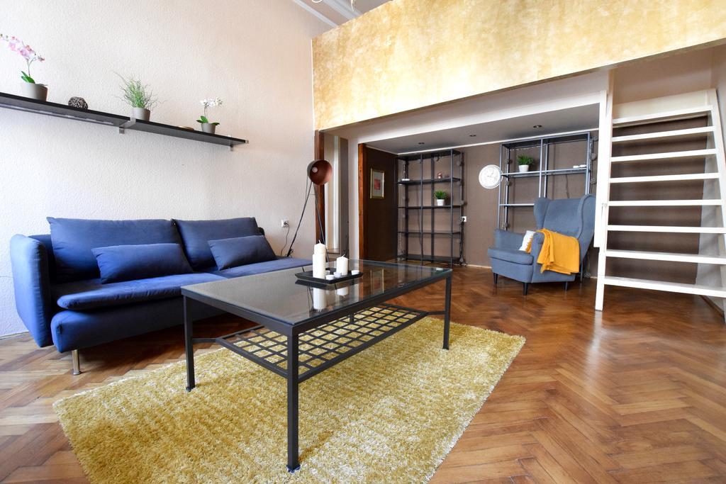 Budget Apartment By Hi5 - Oktober 6 Str 4 Будапеща Екстериор снимка